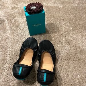 NIB Tieks